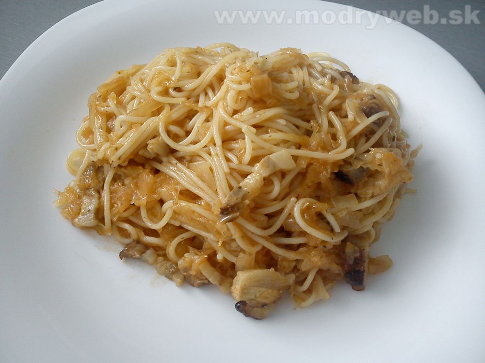 Špagety s kyslou kapustou